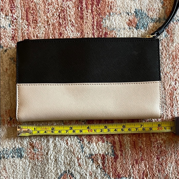 Kate Spade Cameron Street Eliza Bifold Black and Cream Wristlet - Picture 2 of 9